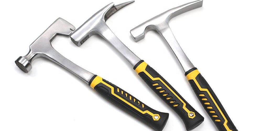 Shock-absorbing grip hammer with ergonomic handle