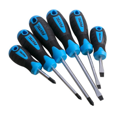 Portable screwdriver set with ergonomic design for professional use