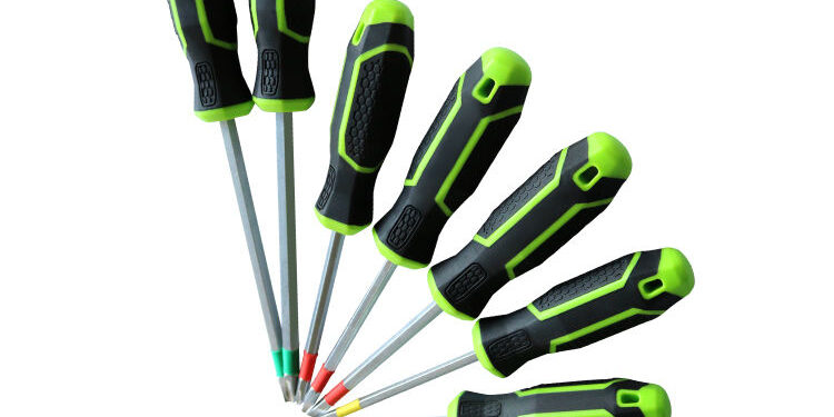 Multi size manual screwdriver set for professional and household applications (1) Multifunctional manual screwdrivers set in multiple sizes for industrial use